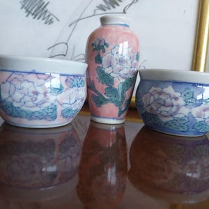 Vintage Chinese Ginger Jar| Vintage Chinese Pink Flowers Vase|Collectible Ginger Jar|Chinoiserie Vase  Oriental Collection Ginger Jar, 1950s