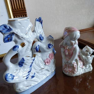 Vintage Porzellan Figuren Set/Antike Luster Vase mit Doppel Enten Figur und eine Figur Mädchen mit Katze/Porzellanfiguren Set 1980er Jahre