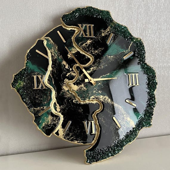 Emerald Green Epoxy Resin Wall Clock, Handmade Geode Wall Decor, Gold Roman Numerals, Birthday Gift, Christmas Gift, Gift for Her