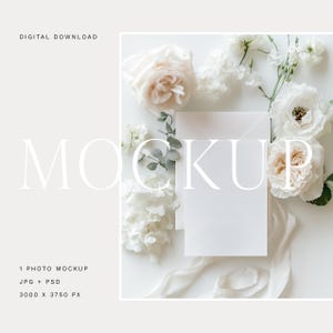 Maquette de carte simple 5 x 7, maquette blanc brillant, maquette faire-part de mariage, maquette de carte minimaliste, maquette d'invitation vierge, maquette de carte de style 04