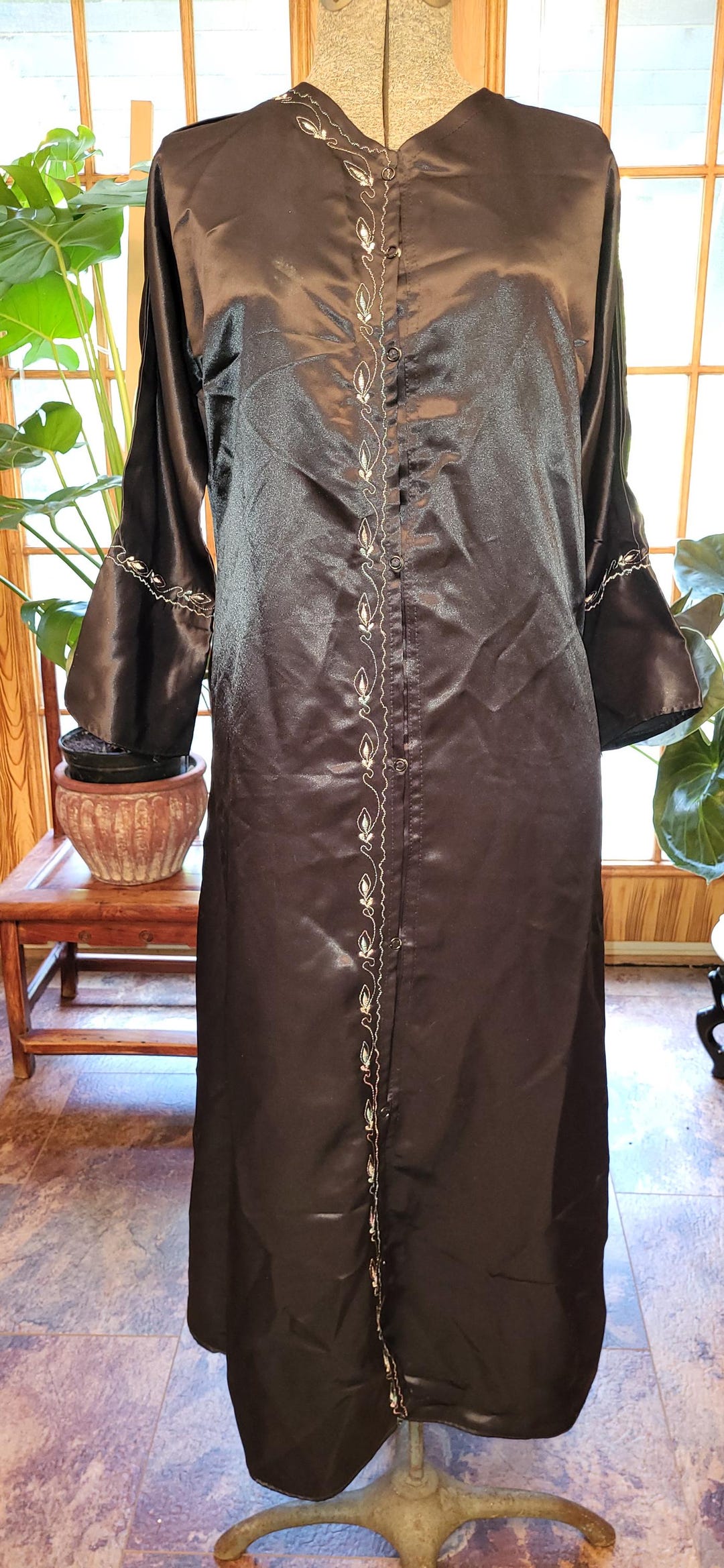 Vintage Black Silky Polyester Snap Closure Robe With Metallic ...