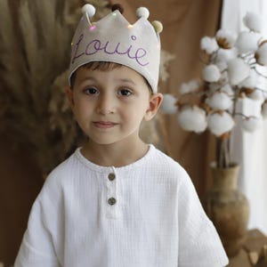 Cappello di compleanno illuminato, corona ricamata a mano per compleanni dei bambini / ricordo personalizzato per il primo compleanno e occasioni speciali