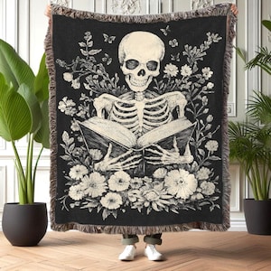 Skeleton Reading Woven Blanket, Gothic Book Lover Throw Blanket, Dark Academia Decor, Halloween Spooky Gift for Readers,Witchy Home Tapestry