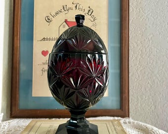 Dulcera vintage de cristal rojo rubí Luminarc de los años 70 – Decoración francesa con pedestal