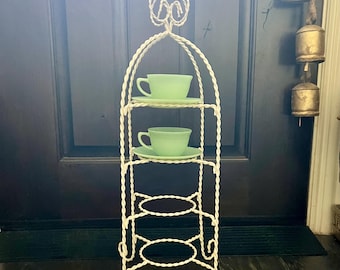 Raro supporto vintage a 4 livelli per tazze da tè, stile shabby chic cottagecore, regalo perfetto per la padrona di casa o per un tè pomeridiano.