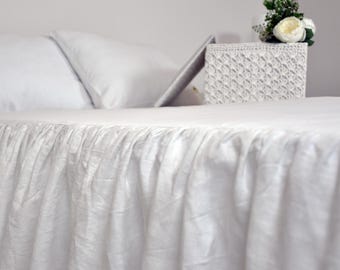 White Linen Bed Skirt, Custom Dust Ruffle, Queen, King, Full, Ruffled Linen Bedskirt, Gathered Bedskirt, Cottage Chic Bedding, Farmhouse Bed