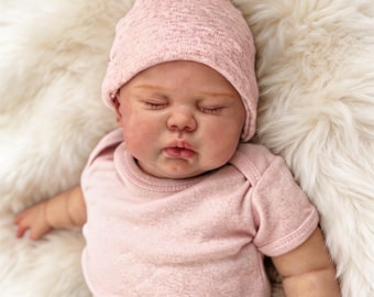 24” Weighted Realistic Reborn Baby Doll, Lifelike Newborn Toddler Girl with Soft Cloth Body for Mom