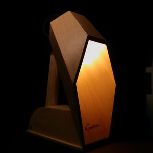 Abside sladdlös bordslampa i massivt trä | Laddningsbar lampa med hög batterikapacitet | Handgjord bänkbelysning