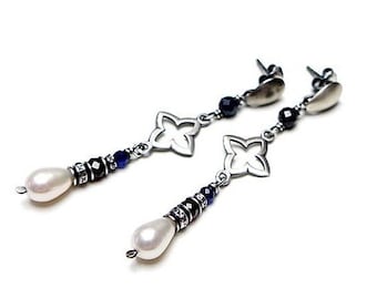 Earrings - oxidized sterling silver 925 and natural pearls, earrings with beads, handmade jewelry, moroccan clover, white earrings