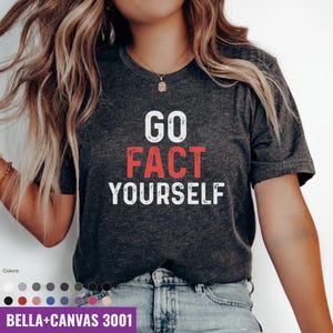 自分で考えてみようTシャツ：民主主義支持の政治Tシャツ