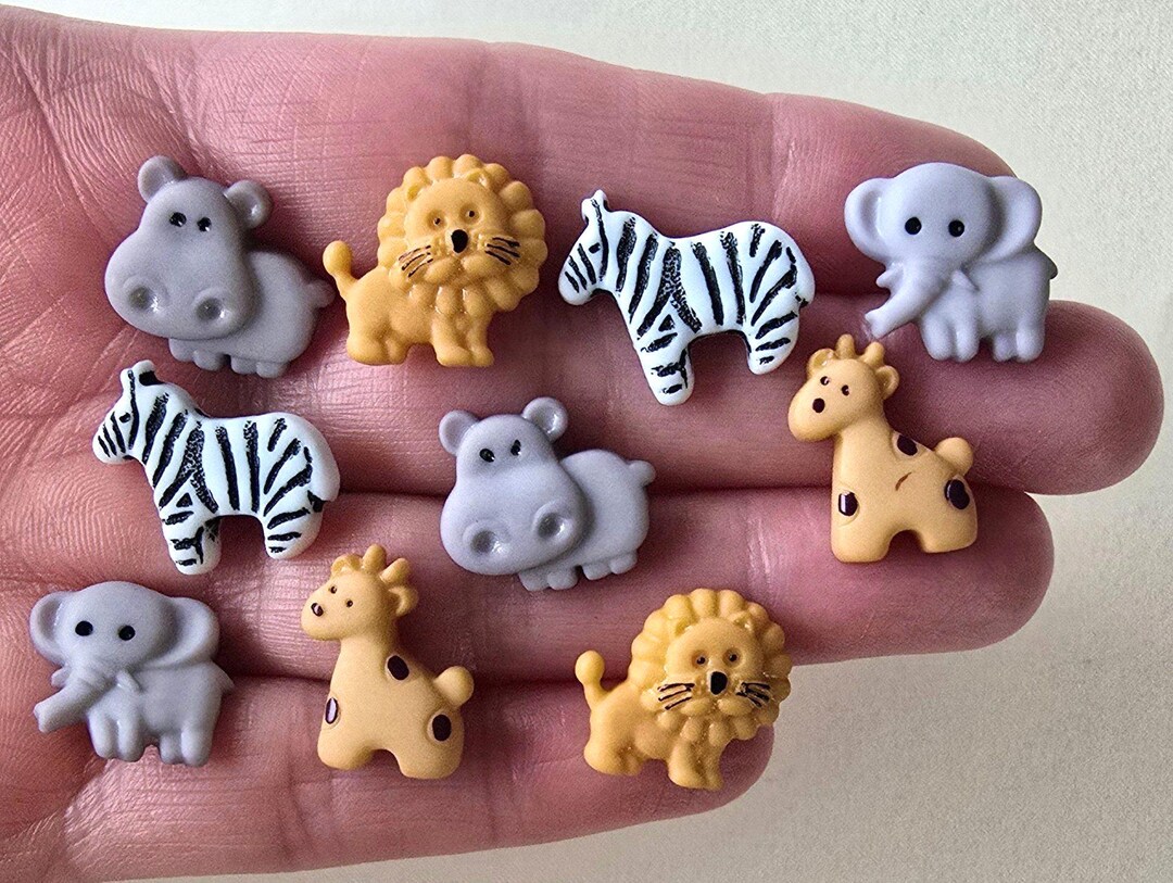 10 X Craft Buttons ZOO ANIMAL CUTIES Baby Zebra Giraffe Hippo Lion ...
