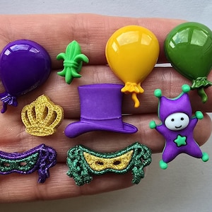 9 boutons de bricolage CARNAVAL DU MARDI GRAS, ballons, prêt de Pâques, couture, fabrication de cartes, tricot, scrapbooking, bouffon, Joker, couronne, masque, fleur, lys