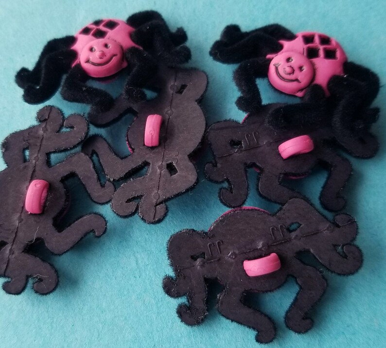 PINK BLACK SPIDERS Craft Buttons Creepy Crawlies Felt Legs - Etsy