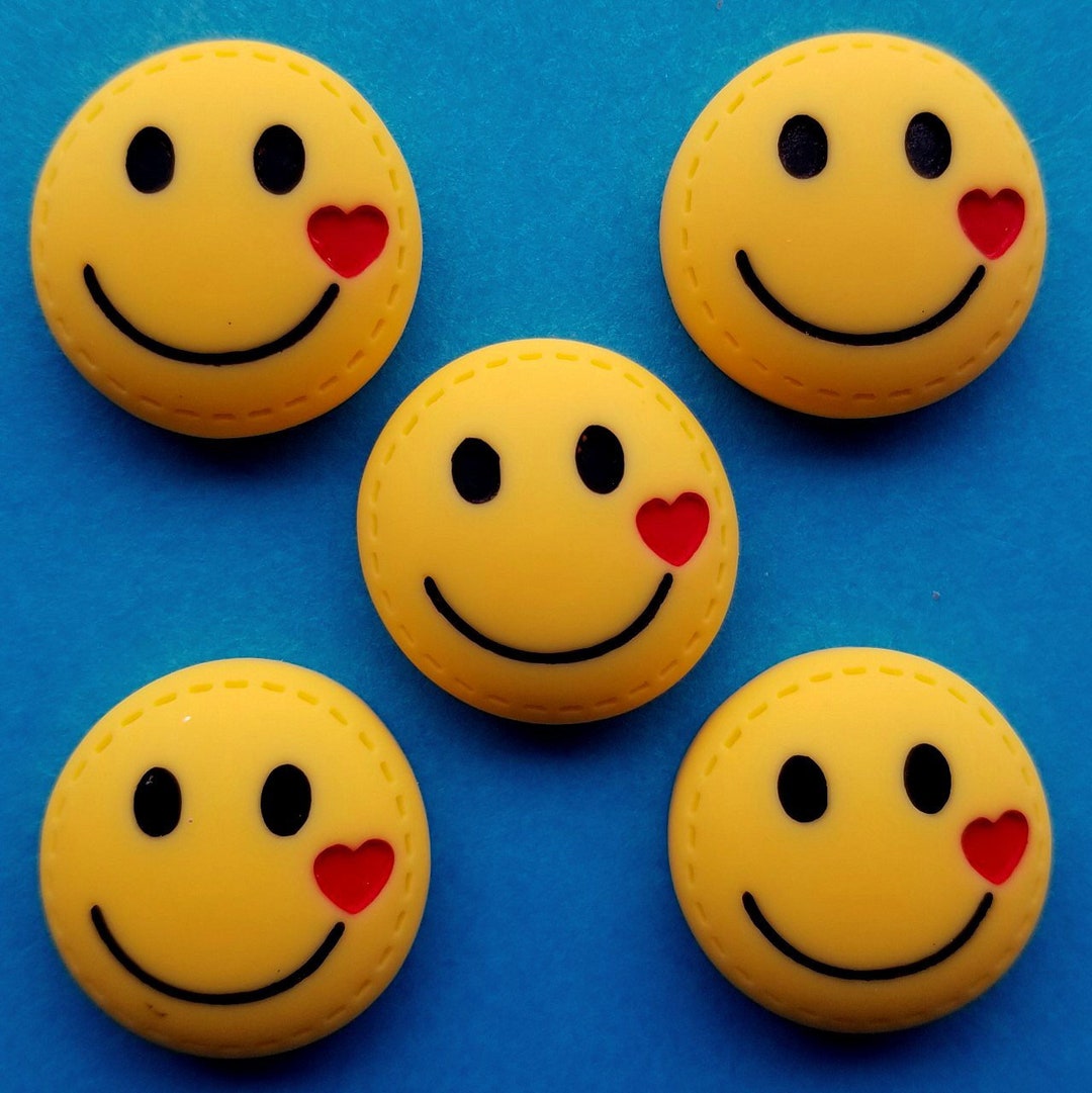 Smiley Face Dish Sponge – HAPPY DAISY MARKET