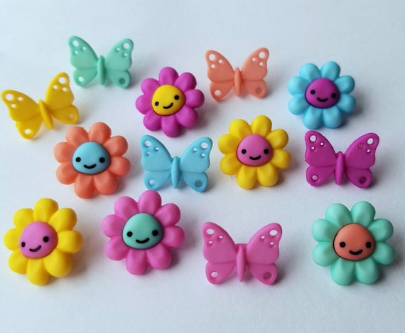 Dress It up Craft Buttons FIELD OF HAPPINESS Happy Flower Face