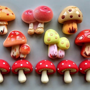 Dos plat en résine CHAMPIGNON TOADTOOL Maison de fées Artisanat Cabochons Embellissements Carterie Fabrication de bijoux Woodland Fantasy Champignons Nature
