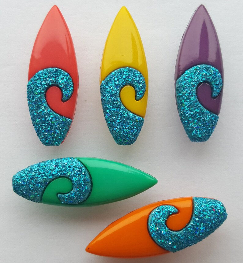 Surfboard Surf Surfer Beach Seaside Dress It Up Craft Buttons SURFIN/' SAFARI