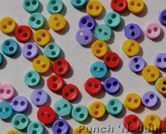 MICRO MINI YELLOW STARS Craft Buttons 1ST CLASS POST Small Baby Doll Clothes