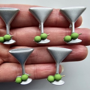 5 boutons d'artisanat en plastique VERRE À MARTINI Olives vertes Argent Cocktail Pub Alcool Mariage Noël Fête d'anniversaire Carte à coudre Fabrication de bijoux