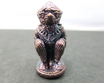 Autentico piccolo ciondolo in miniatura del signore delle scimmie benedetto Hanuman con codice alla base, amuleto di boxe thailandese, tempio thailandese