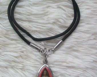 Collana con ciondolo in ottone con amuleto autentico thailandese Hanuman, Signore della Scimmia, con colpi di boxe thailandese, 25"