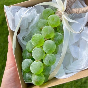 Handmade Grape Cluster Soap – Realistic Fruit Soap with Juicy Grape Scent – Vegan Gift for Her – Unique Bath Decor