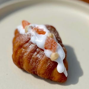 Seife Croissant mit Mandarinen | Gefälschte Speiseseife | Geschenk für Streich
