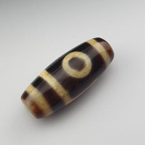 Himalayan 2 Eyes Agate Dzi Bead Amulet: Tibetan Vintage Gemstone