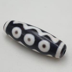 Vintage 5 Eyes Pattern Himalayan Tibetan Agate Bead Amulet