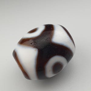 Vintage 2 Eyes Himalayan Tibetan Agate Bead