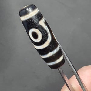 Vintage Himalayan 2Eyes Tibetan Agate Dzi Bead Amulet