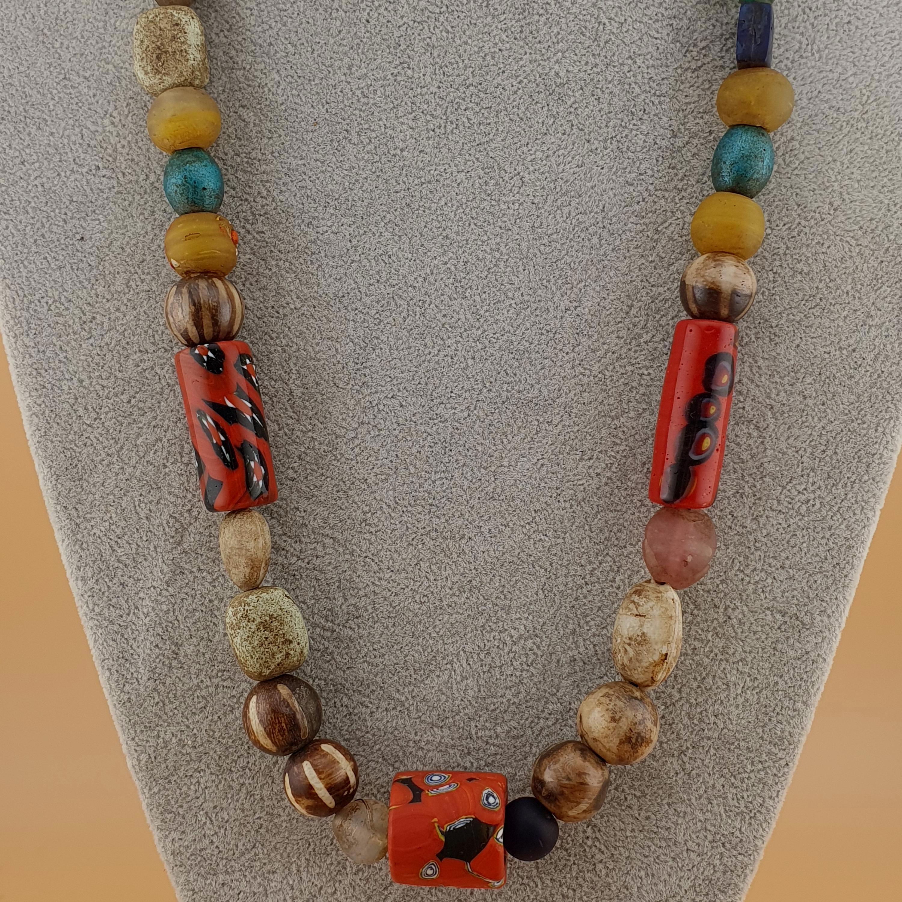 Collier Perles Africaines Vénitiennes - Verre Et Pumtek, Style Art Mix, Occasion