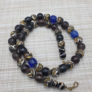 Vintage Venetian Style Feather Desgin & Black Glass Beaded Necklace