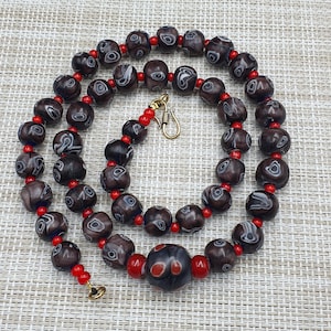 Vintage Venetian Style Eyes Glass & Venetian WhiteHeart Glass Beaded Necklace