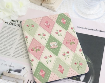 Capa para Kindle e Kobo com colagem de flores fofas e alça de mão, capa para e-reader Kindle Paperwhite 12º ano de 2024, capa para Kindle Kobo Clara, presente literário