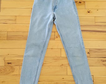 Vintage Gap Classic Fit sz 4 26 Long 100% Cotton Light wash Denim High waist