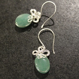 Elegant Dangle Swirl . Green Aventurine . Silver Wire Wrapped . Earrings