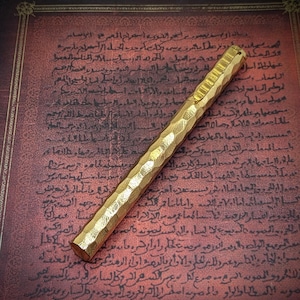 12K Gold Coated Damascus Steel Pen – Hand‑Forged Hammered Ballpoint | Luxury Gift for Writers & Executives