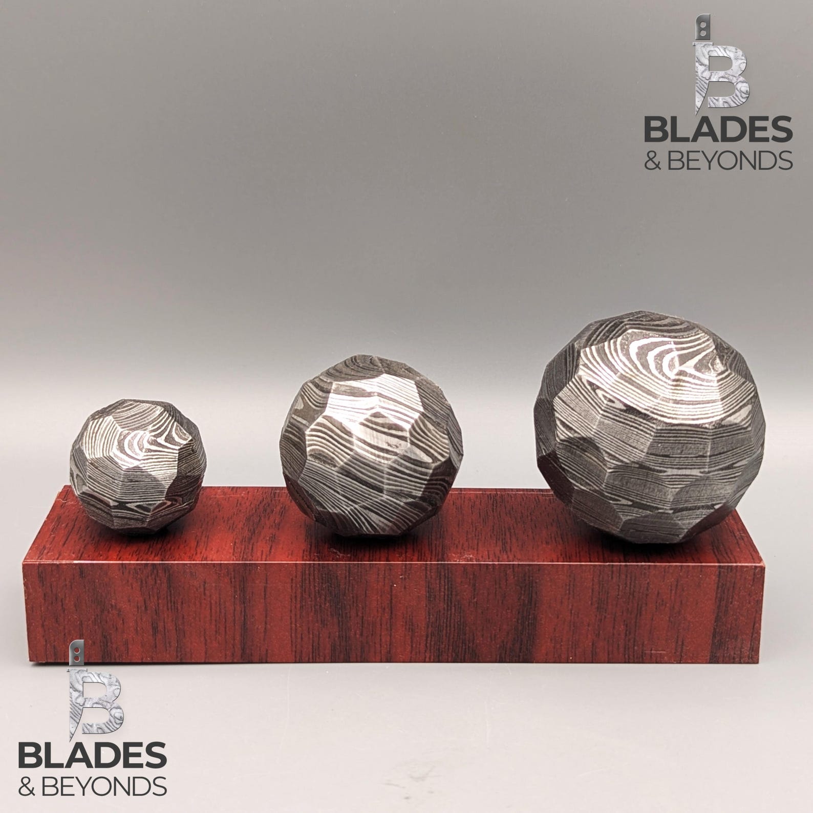 Hand-forged Damascus Steel Hammered Finish Ball: Artisan Desk Decor ...