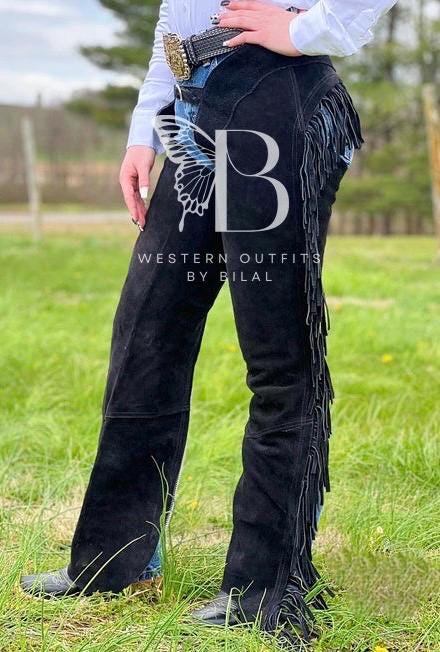 Chaps Western En Daim – Boucle Argentée – Couleur Tannée – Show Ranch – Occasion