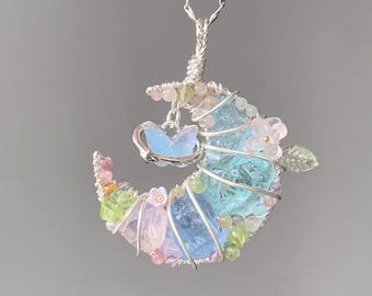 ワイヤーラップムーンペンダント | ハンドメイドジェムストーンネックレス | 女性用原石クリスタルネックレス | ヒーリングストーンジュエリー | ワイヤーラップキューブペンダント