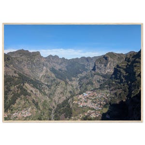 Madeira The Nuns Path Paesaggio Fotografia Carta opaca di qualità museale Poster con cornice in legno 28x40 pollici