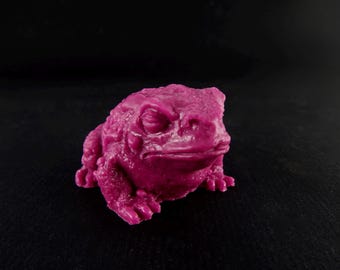 DMToad: blacklight-reactive cast resin figurine