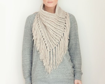 KNITTING PATTERN  — Chunky eyelet rib bandana style scarf neck kerchief with fringe / Arika Cowl — PDF