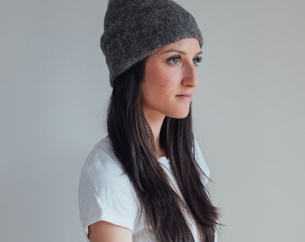 KNITTING PATTERN — Simple ultralight featherweight stockinette hat / Shepherd toque — PDF