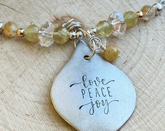 Love, Peace & Joy Halskette - Sterling Silber Anhänger, Kristall, Rutilquarz und Gold Aventurin