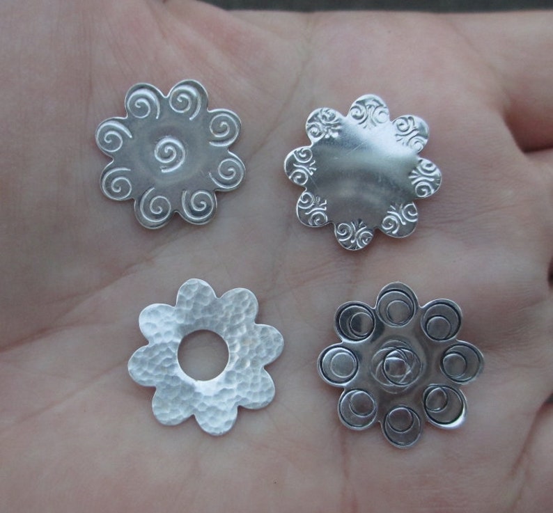 Estampage/disques de fleurs en argent sterling 8 mm, 10 mm, 12 mm et 16 mm Vous choisissez la taille et la quantité image 4