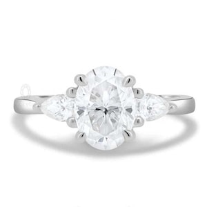 Lab Grown Oval Diamond Trilogy Ring: Pear Side Stones, 14K Gold