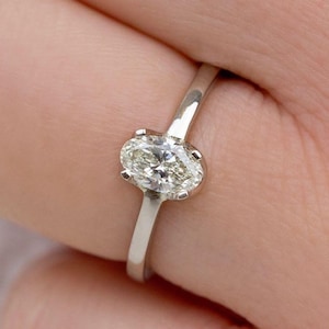 Oval Lab Grown Diamond Engagement Ring: 18K Gold Solitaire, IGI Certified