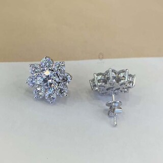 Orecchini A Bottone In Oro 14kt Con Diamante Rotondo 1/2 Ct - Bianco O Giallo, Artigianali, Regalo Perfetto